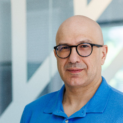 Headshot of Lyubomir Rusanov, CEO at Jethost.COM